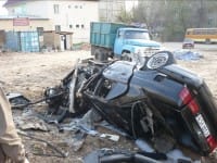 Военнослужащие части 6506 спасли пассажиров, попавших в ДТП разбитая машина "БМВ" по улице Адырбекова