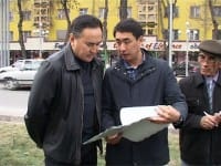 Акимы Южного Казахстана и Шымкента посадили деревья и почистили улицы