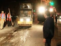 Работы по ремонту дорог в центре Шымкента ведутся в вечернее время