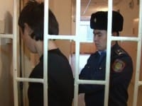 Два молодых человека обвиняются в убийстве 35-летнего таксиста Изолятор временного содержания. Один из подозреваемых