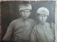 Денис Кравчук с другом Василием Фетисовым