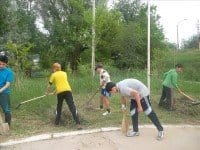 ученики, на уборке лагеря