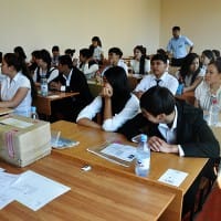 О мошенниках в преддверии ЕНТ предупредили казахстанцев Выпускники сдают ЕНТ