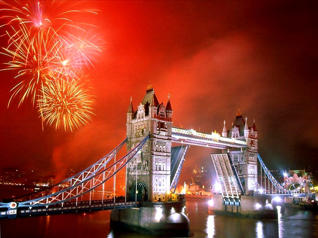 Тауэрский мост - один из достопримечательностей Лондона. Фото с google.kz
