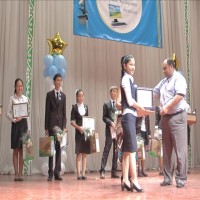 Ноутбуки и грамоты дарили ребятам