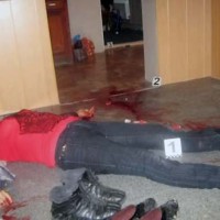 Зарезал жену, ранил сына, а затем попытался покончить жизнь самоубийством. Кровавое происшествие в Сайрамском районе