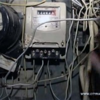 Вечная должница за электричество живет в Шымкенте. За свет не платит, а в случае отключения — подключается самостоятельно