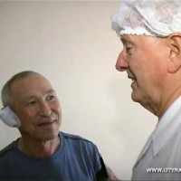 Возвращают слух. В Шымкенте оперируют специалисты из Германии