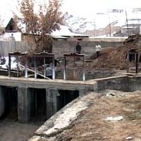 В начале 2012 поселок Забадам затопило из-за прорыва канала