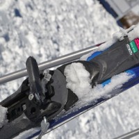 Обычно люди начинают привыкать к зимним забавам, вставая на горные лижи. Борды для продвинутых пользователей