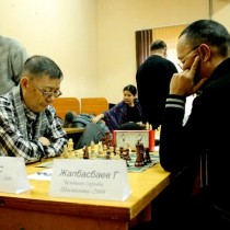 Шахматная партия между чемпионом ЮКО 2000 года и чемпионом Шымкента 2009