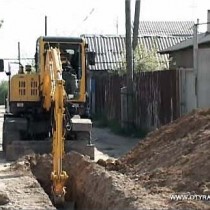 Под трактор — машины. Жители улицы Сухомлинского протестуют против работ газовой компании