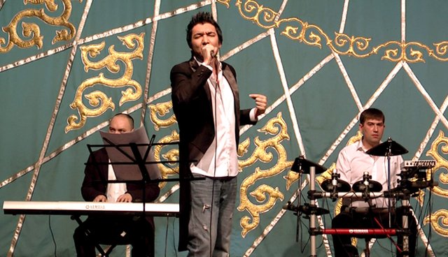 Алишер Каримов с новыми песнями в Шымкенте