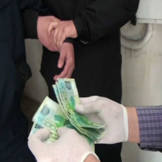 Задержан водитель, пытавшийся дать взятку полицейскому в Туркестанской области