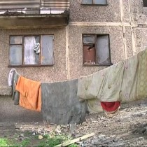 Из за отсутствия городской прописки приходится вести такой образ жизни