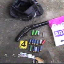 В частном доме и хозпостройке в центре города обнаружили настоящий арсенал