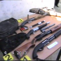 В частном доме и хозпостройке в центре города обнаружили настоящий арсенал