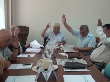 Депутаты маслихата ЮКО отменили свое решение