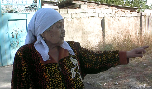 Жительница улицы Сман Азима, Шамшинур Мулдашбаева не раз становилась свидетельницей транспортного происшествия