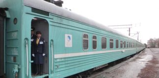 В фирменных поездах «Отырар» появились телевизоры и другие новшества