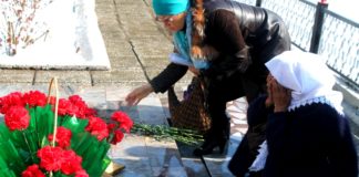 В Шымкенте почтили память павших 19 лет назад воинов (ФОТО)