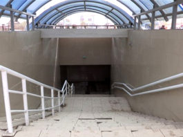 Подземный пешеходный переход, близ базара Бекжан, который был сдан в эксплуатацию в прошлом году, уже пришел в негодность