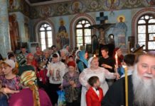 В Шымкент привезли благодатный огонь из Иерусалима (ФОТО)