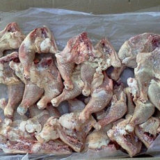 Казахстан запретил ввоз продукции птицефабрик трех российских регионов Куры российских марок в Шымкенте уходят влет, говорят продавцы