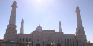 В Шымкенте неизвестная женщина оставила ребенка в мечети О находке полицейским сообщил имам