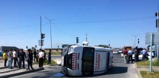 Машина скорой помощи с больным перевернулась в Шымкенте
