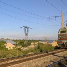 В Шымкенте под колесами поезда погиб девятиклассник