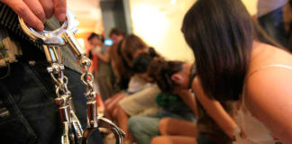 Как и почему люди попадают в рабство?