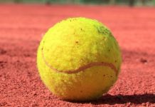 Казахстанские школьники и учащиеся колледжей соревнуются в теннисе