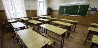 В пяти школах Шымкента нет директоров