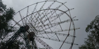 В Шымкенте демонтировали аттракцион «Чертово колесо» В Шымкенте демонтировали аттракцион «Чертово колесо»