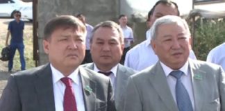 Депутаты проверяют работу «Дорожной карты занятости» в Южном Казахстане Депутаты познакомились с работой программы