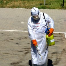 Арысь дезинфицируют 47 специалистов из соседних областей После вывоза девушки в инфекционное отделение, на посту провели дезинфекцию