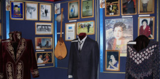 В историко-краеведческом музее открылась выставка в рамках ретрофестиваля имени Шамши Калдаякова Экспозиция выставки начинается с раздела о жизненном пути и творческой деятельности Ш.Калдаякова