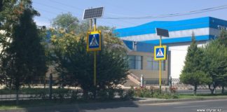 В Шымкенте устанавливают знаки на солнечных батареях