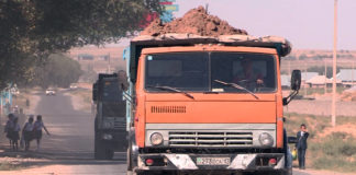 КамАЗ сбил насмерть 6-летнюю девочку в Шымкенте