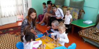 В Шымкенте мать бросила двоих детей