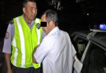 В Шымкенте пьяный мужчина напал на пассажирку в автобусе