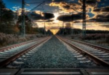 Поезд на смерть сбил человека в Туркестанской области