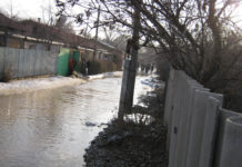 Чиновники не хотят помочь жителям Турланки привести в порядок ирригационные лотки