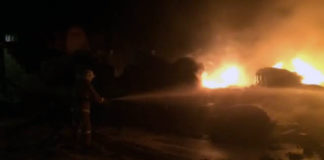 На территории промышленного предприятия произошел пожар Пожар на территории бывшего Фосфорного завода