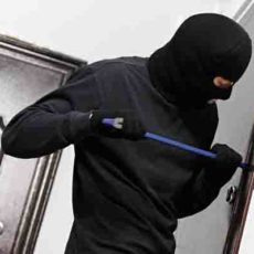 Полицейские в ходе ОПМ «Квартира» раскрыли около 30 квартирных краж Квартирная кража