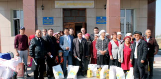 Фонд имени К. Турысбекова оказывает помощь сельским семьям