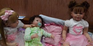 Более 30 мастериц со всей области собрались в арт-кафе «Кентукки» на ежегодный праздник рукоделия Куклы-реборн выглядят как живые дети