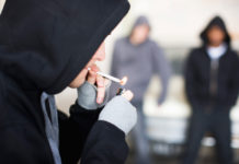 Как уберечь детей от наркотического рабства