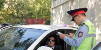 На вопросы шымкентских водителей отвечает специалист